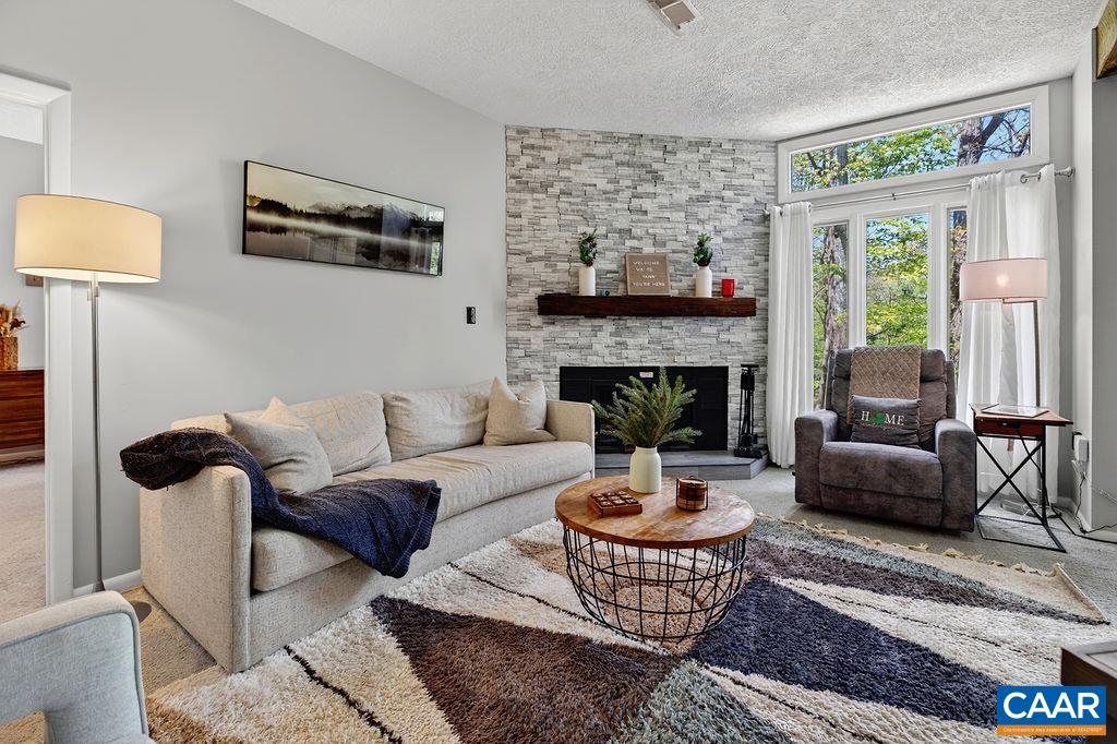 762 LAURELWOOD CONDOS