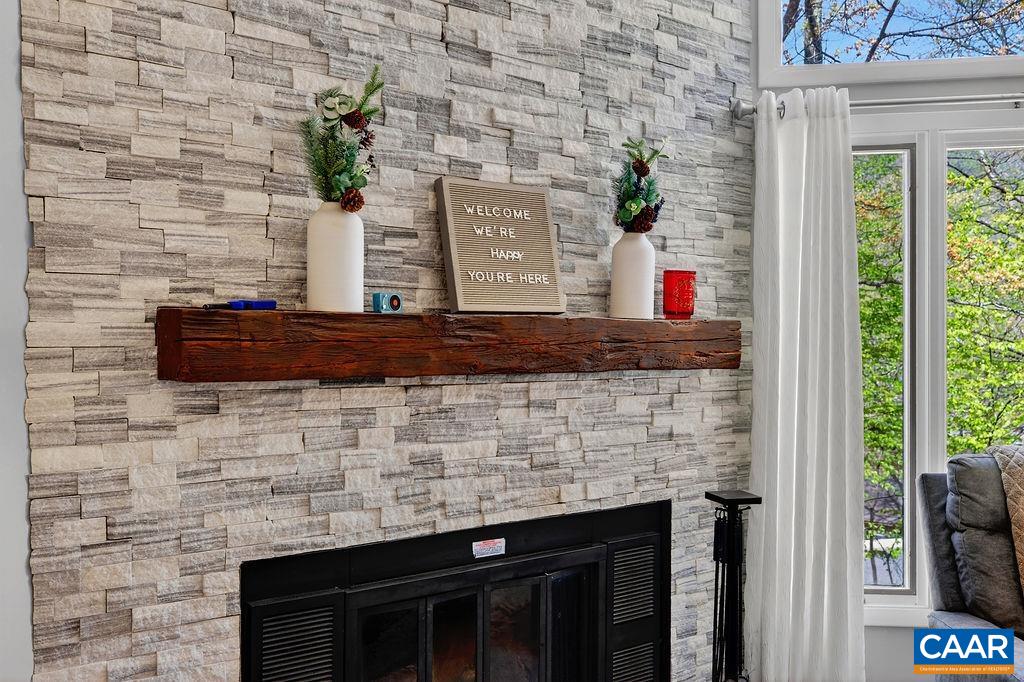 762 LAURELWOOD CONDOS