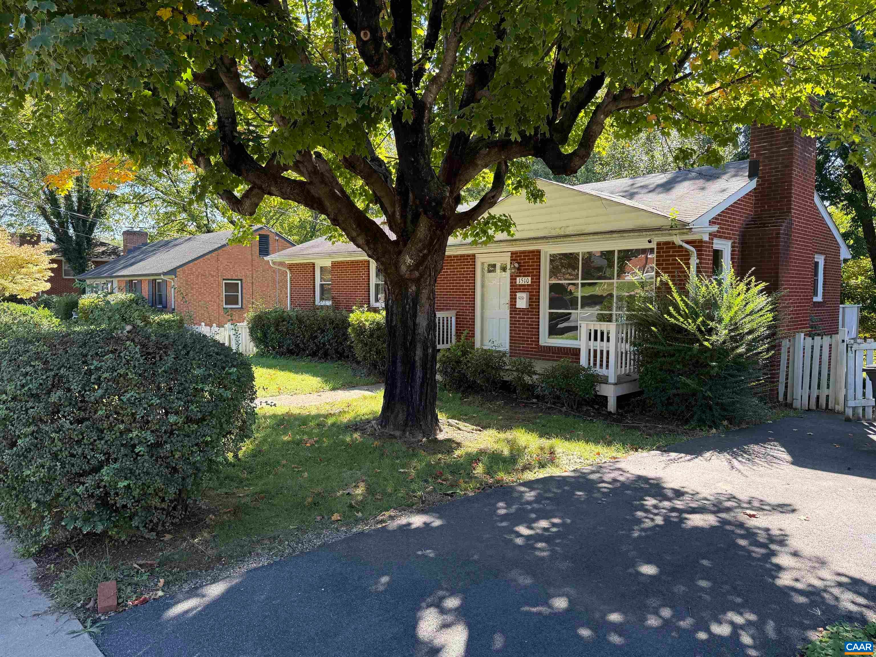 1510 AMHERST AVE