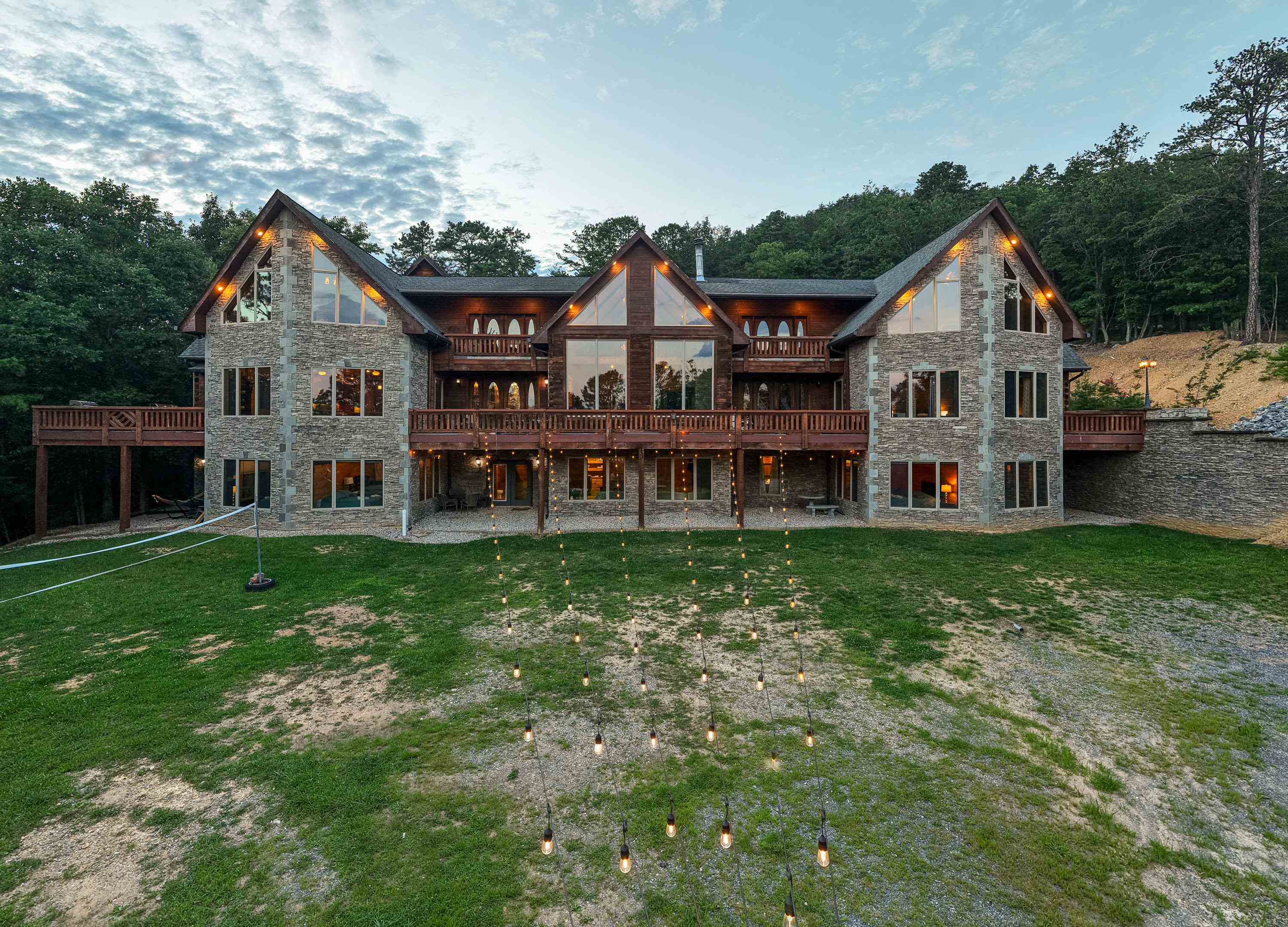 3012 MASSANUTTEN DR