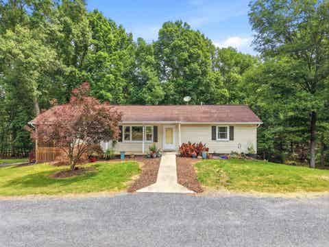 Photo for 356 WHITE OAK LN