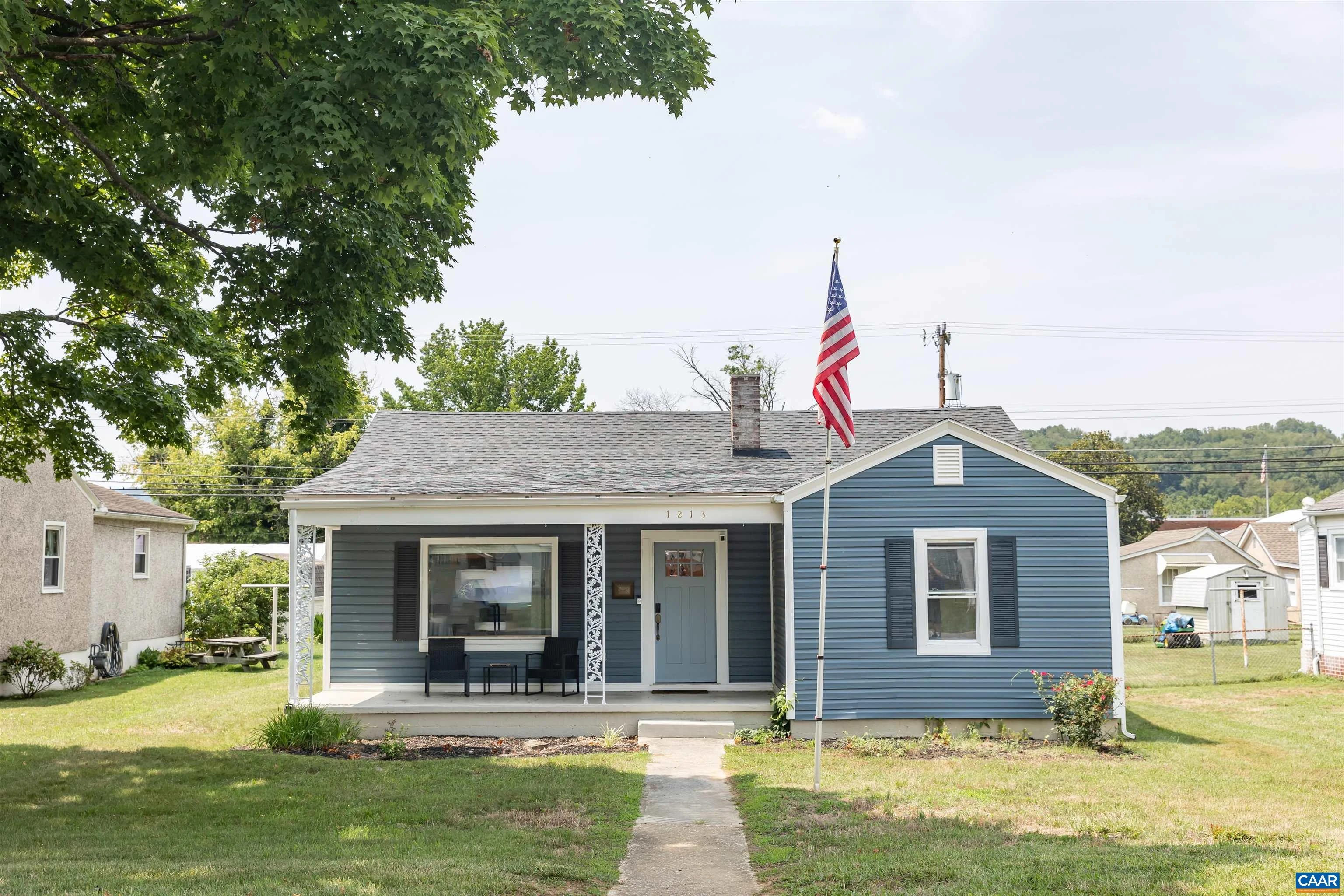 1213 Woodland Ave