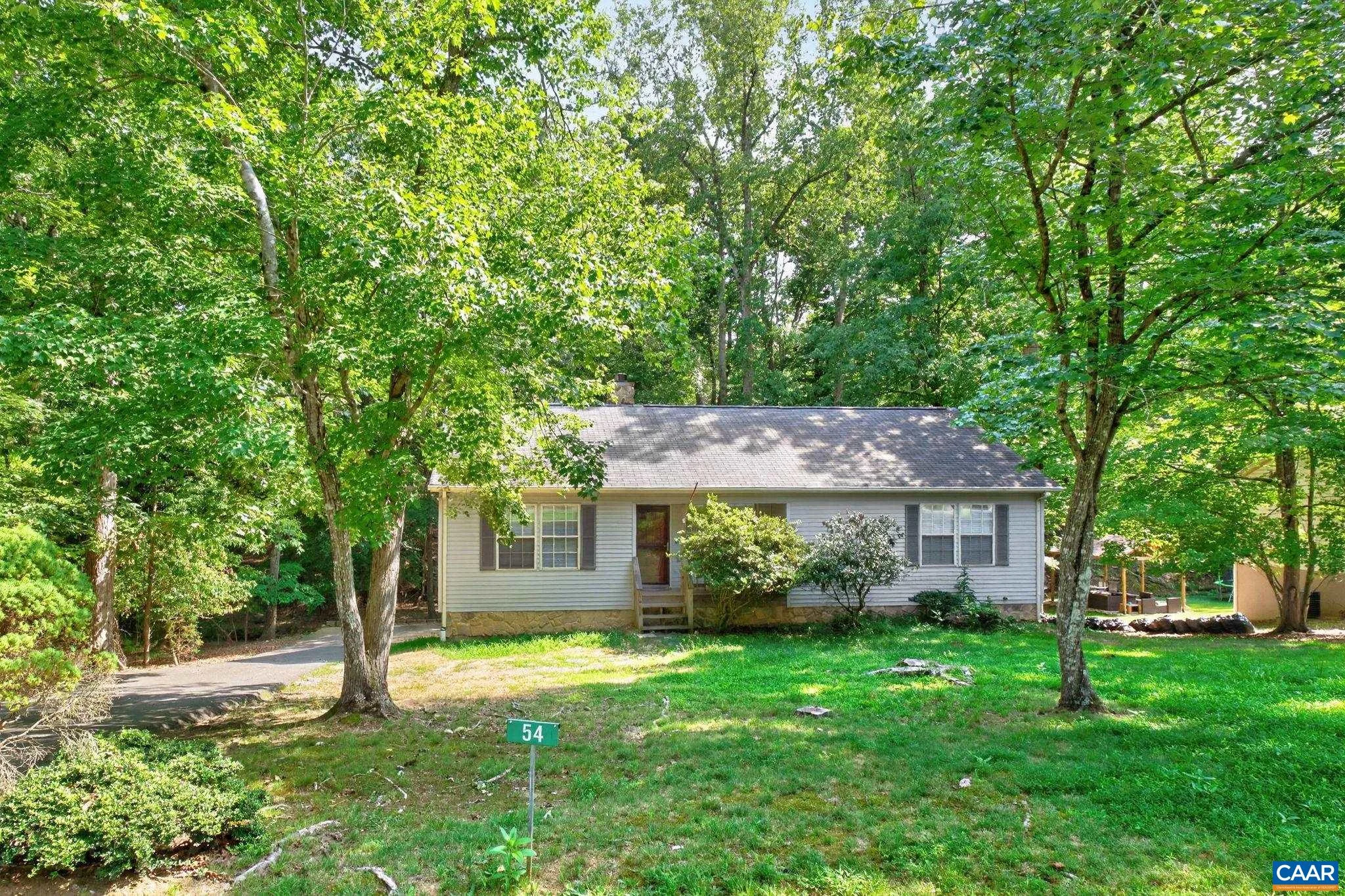 54 Woodlawn Dr