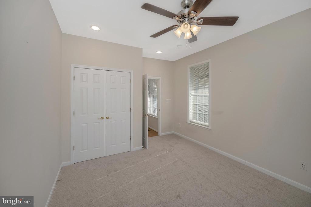 Fredericksburg, Virginia 22407, United States, 4 Bedrooms Bedrooms, ,4 BathroomsBathrooms,Residential,Active,236912