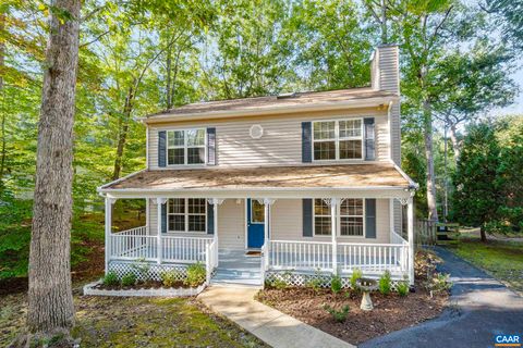 Photo of 8 Horseback Ln, Palmyra, VA 22963 (MLS # 669899)