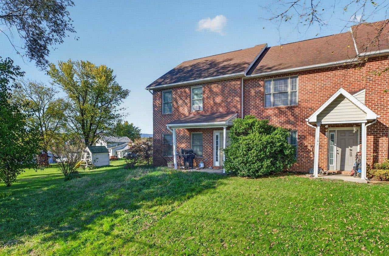 139 JACKSON ST