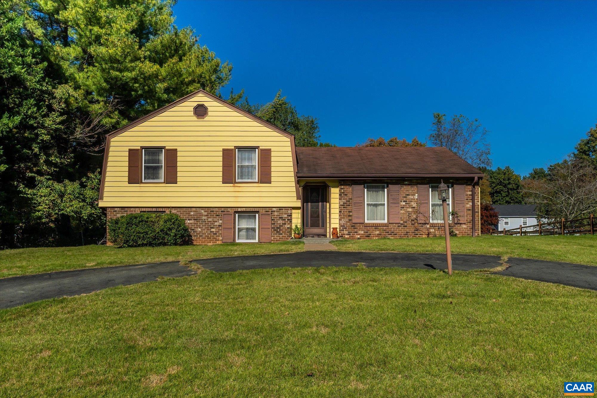 1610 DERBY LN