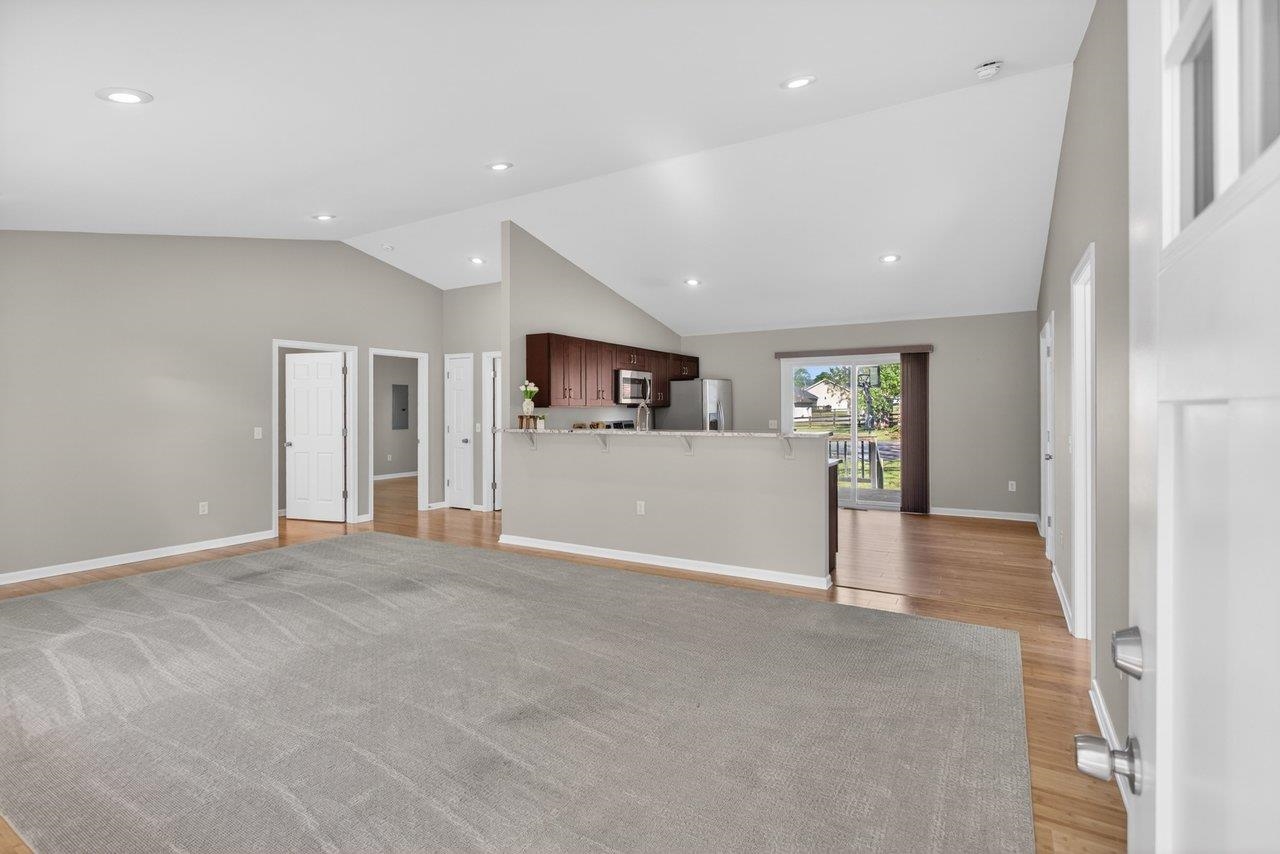 357 SPRINGBROOK RD W