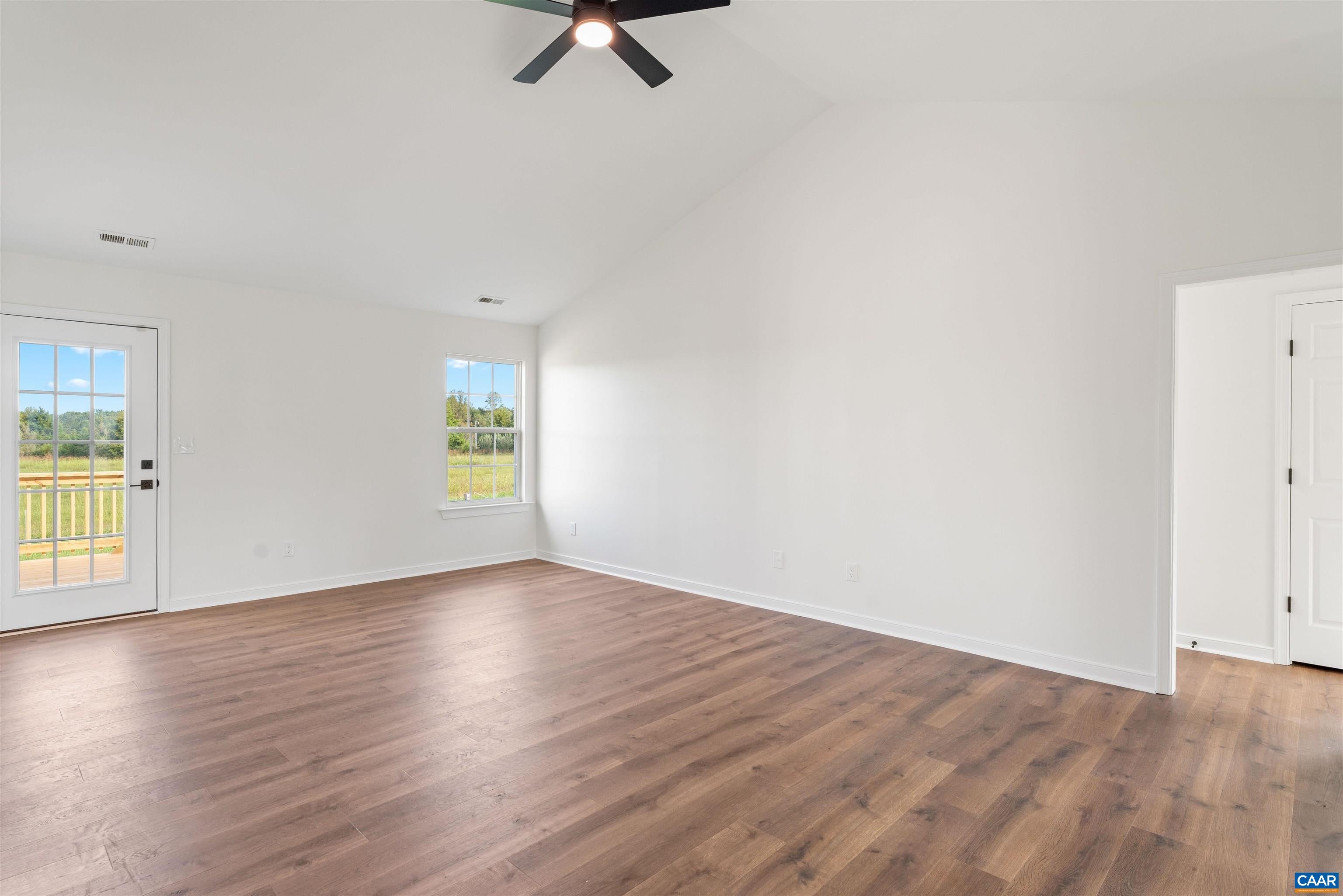 307 IRONHOUND DR