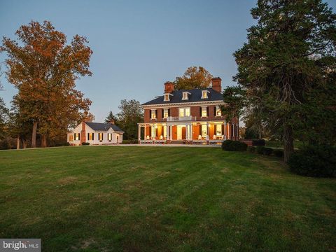 Photo of 800 Cobham Park, Keswick, VA 22947 (MLS # VAAB2000408)