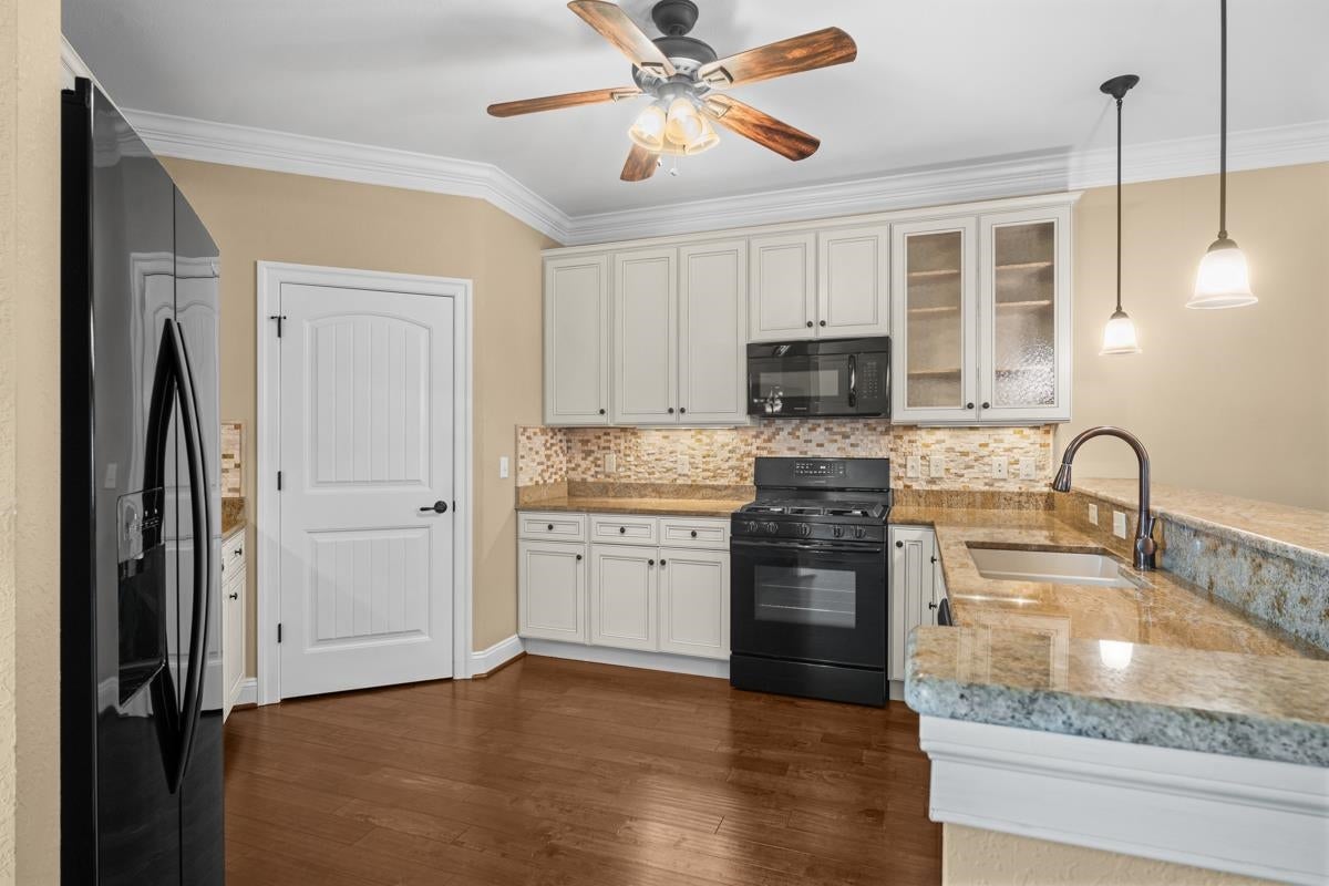104 HOLLEN MILL CT