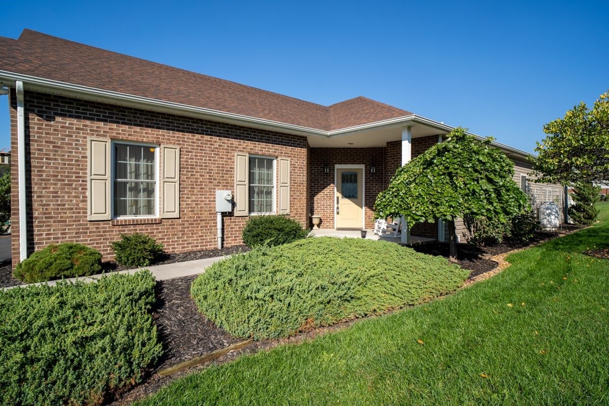 104 HOLLEN MILL CT