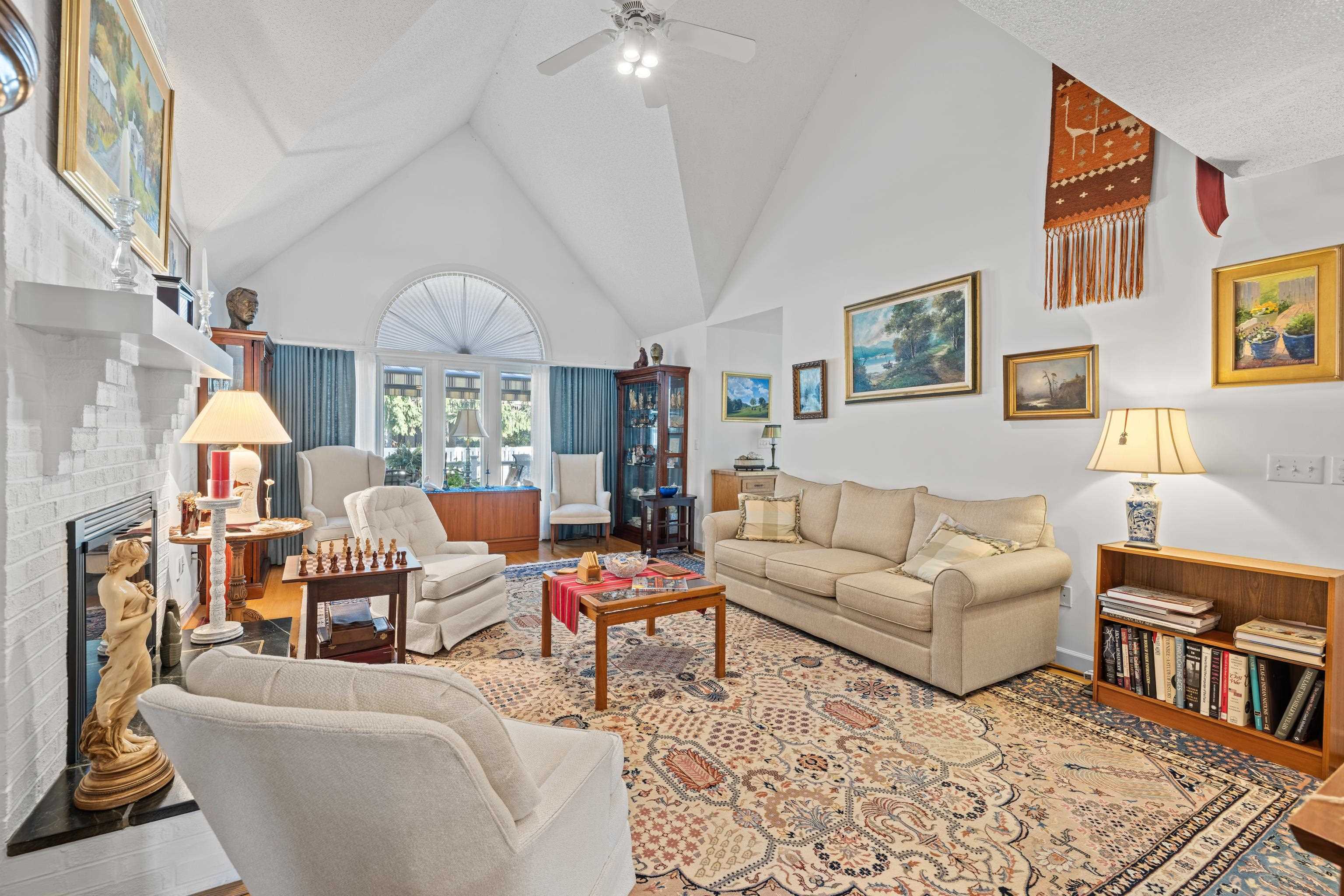 413 PELHAM DR