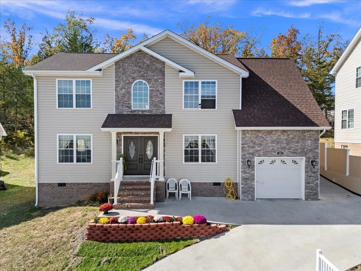 241 Suffolk Dr