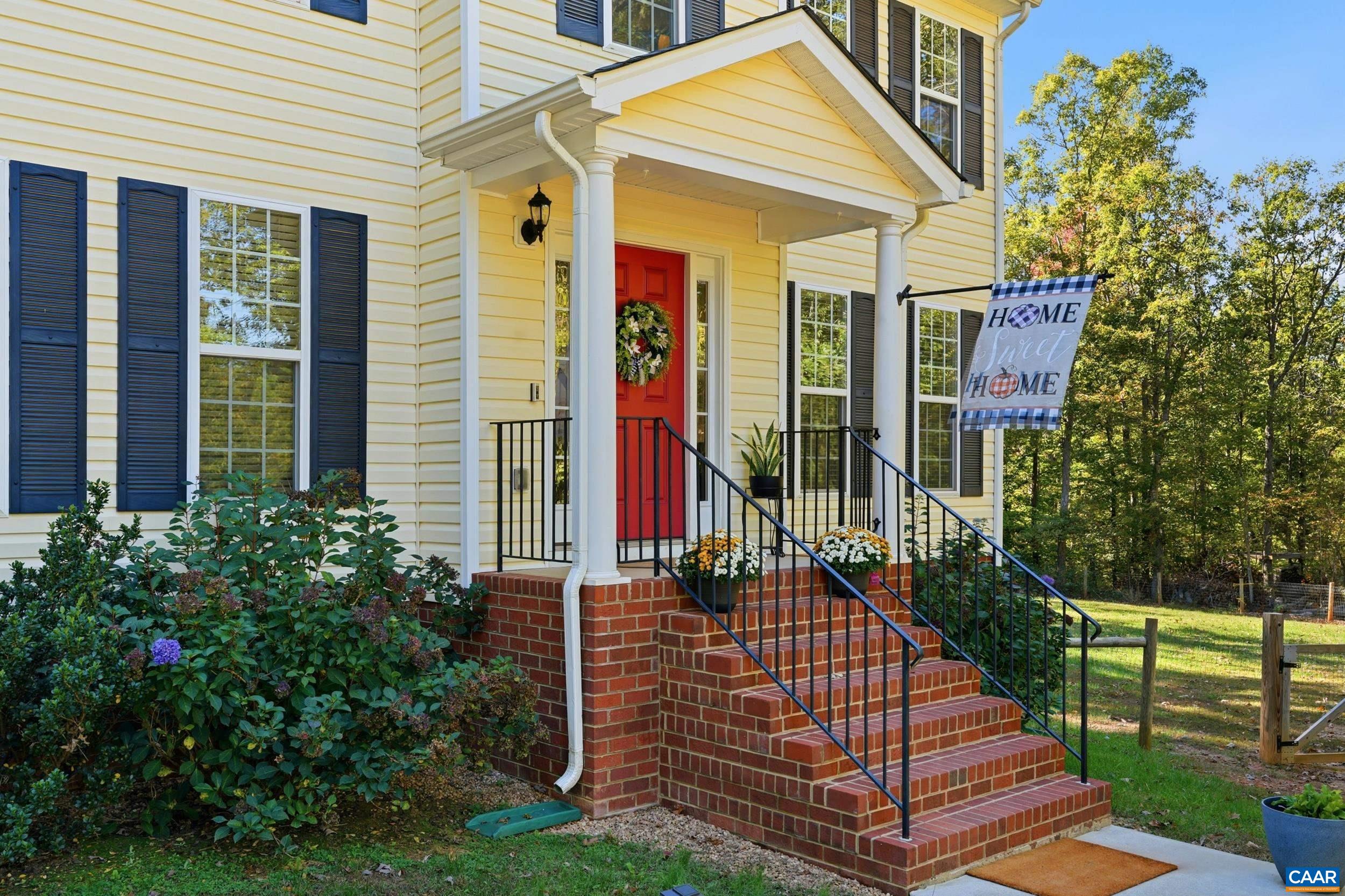 5 DAWNS RIDGE RD