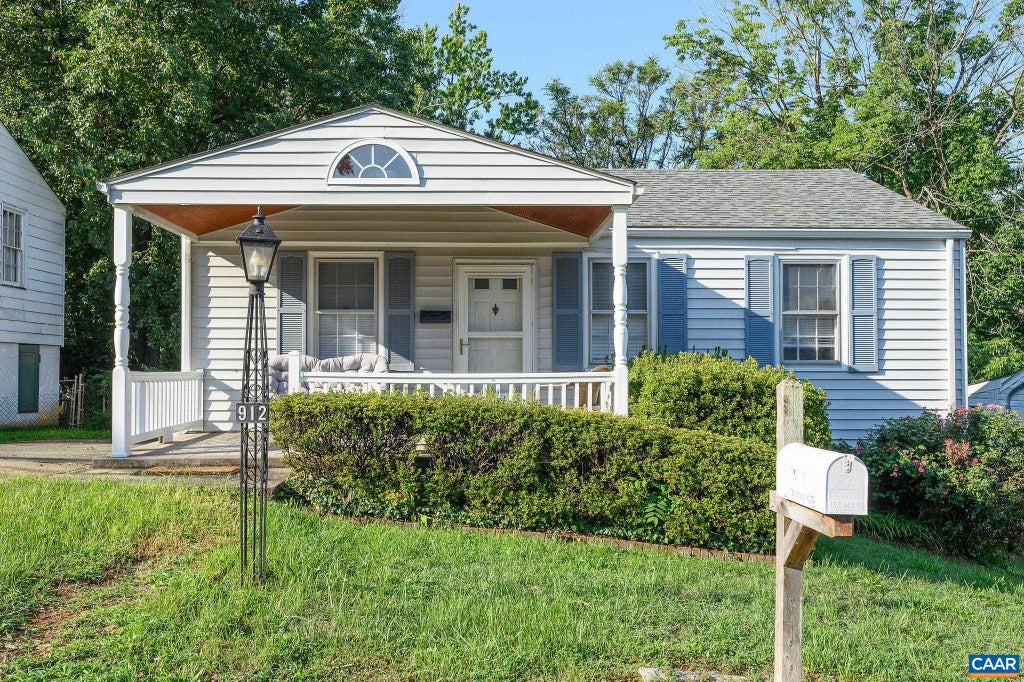 Photo of 912 Elliott Ave, Charlottesville, VA 22902 (MLS # 681600)