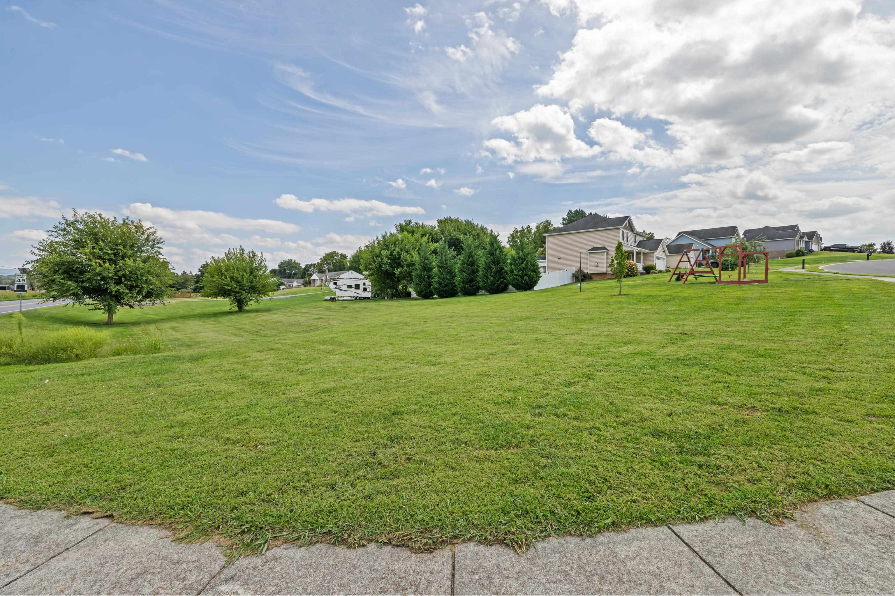 325 RUSTIC AVE