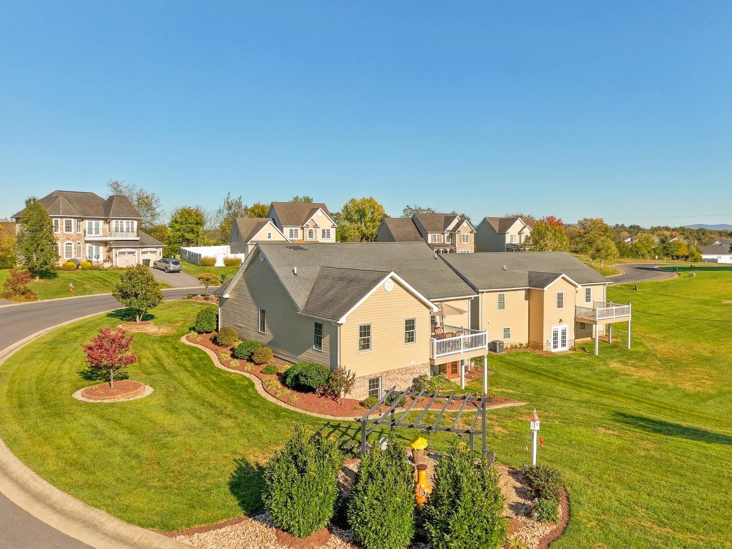 20 FOXCREST RIDGE