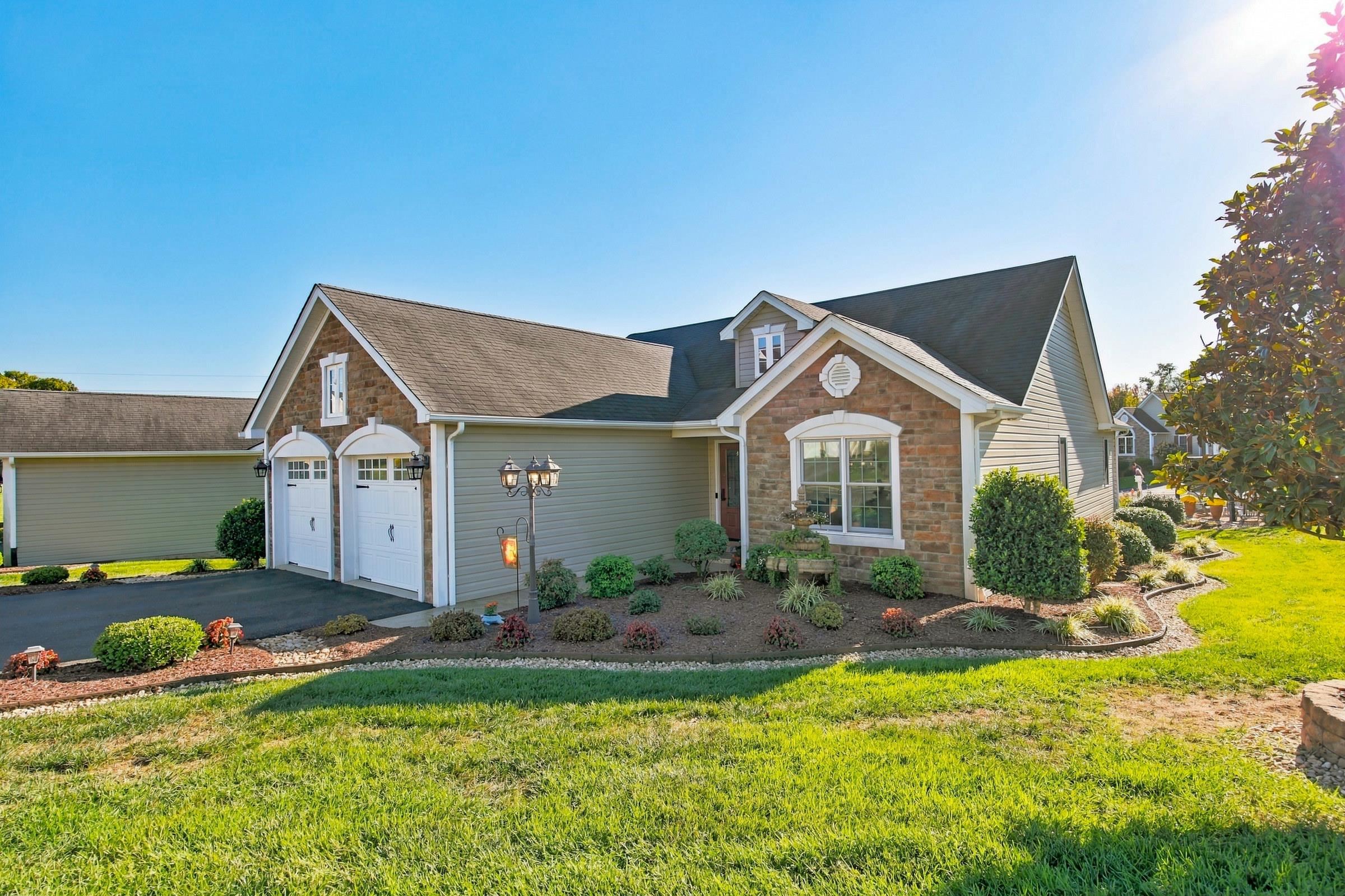 20 FOXCREST RIDGE