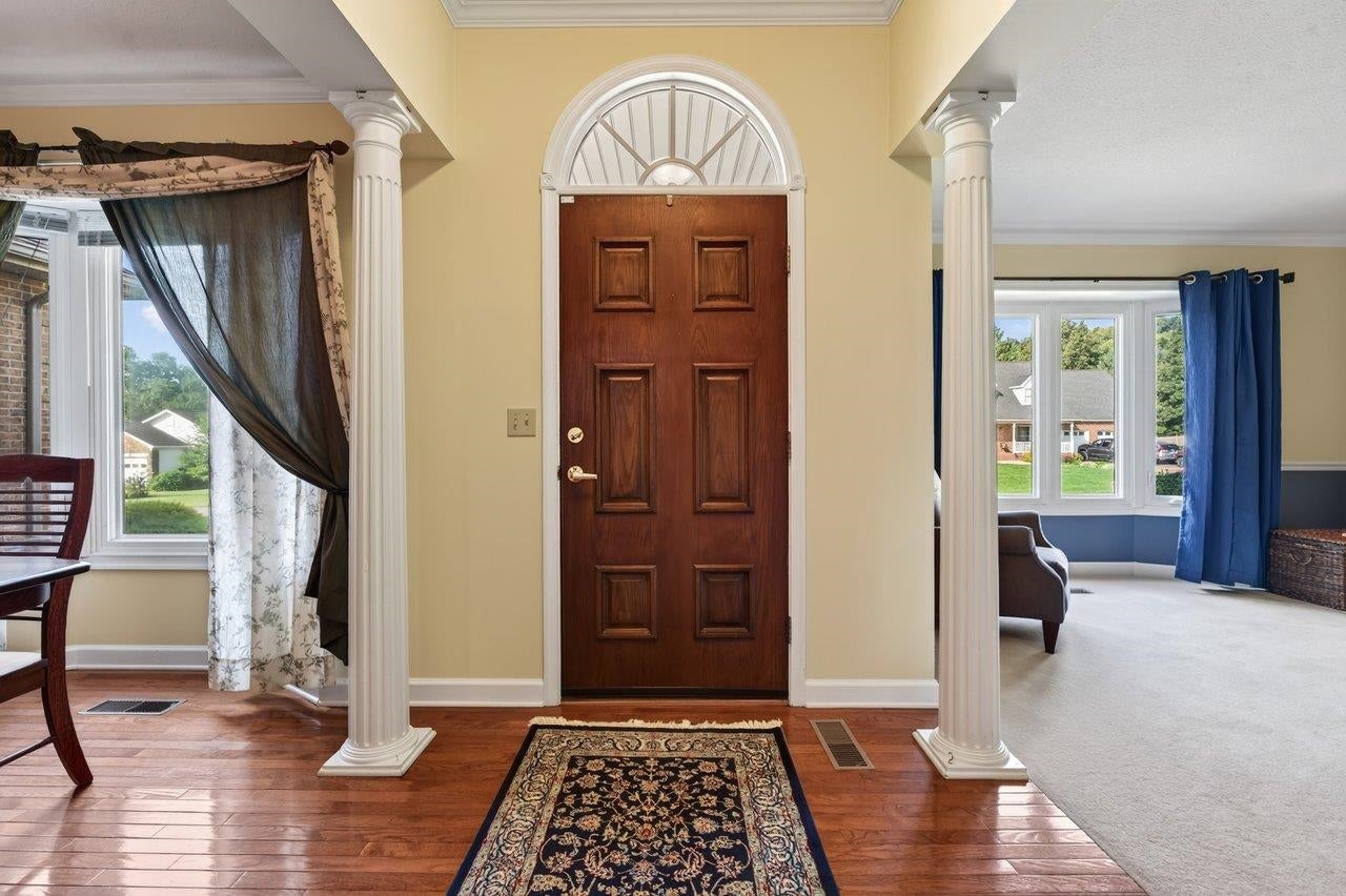 380 CONFEDERACY DR