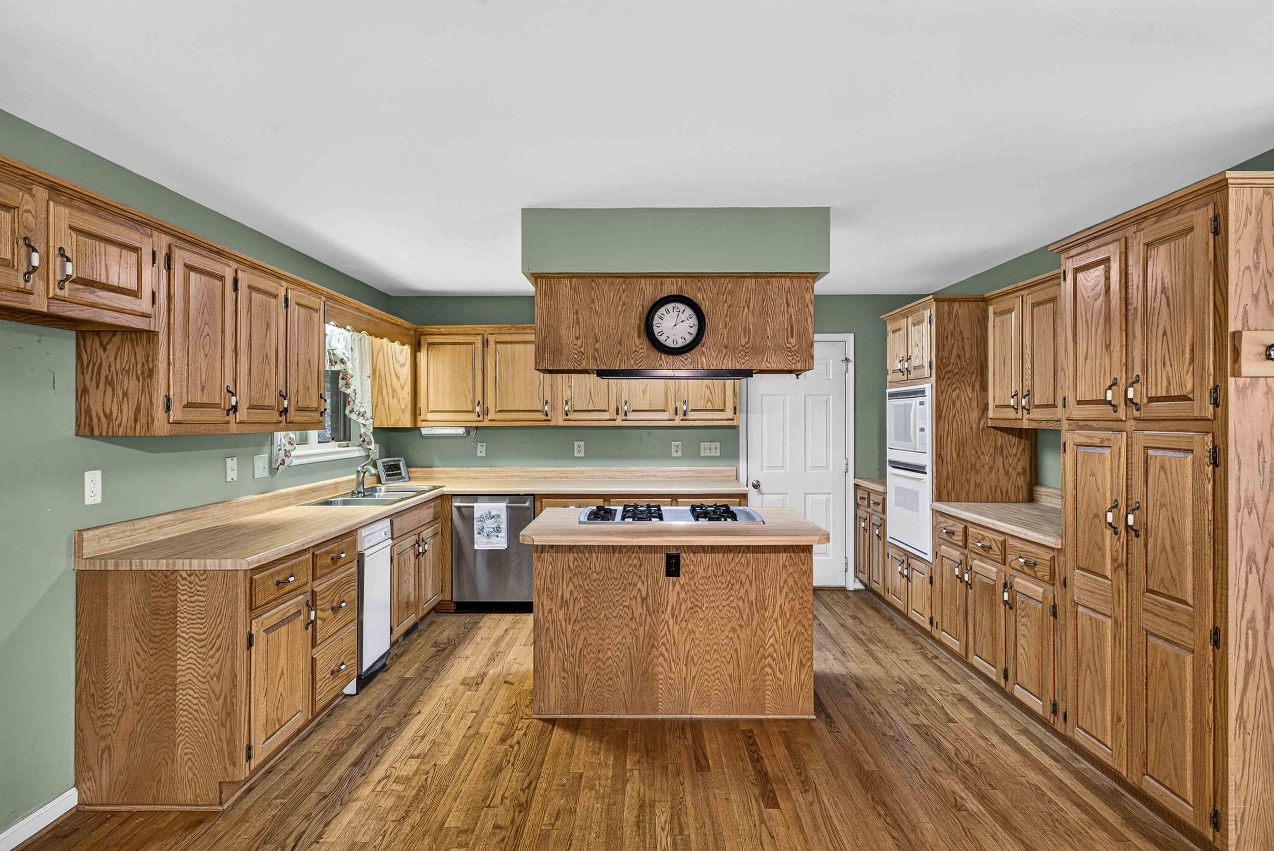107 FAIRVIEW CIR