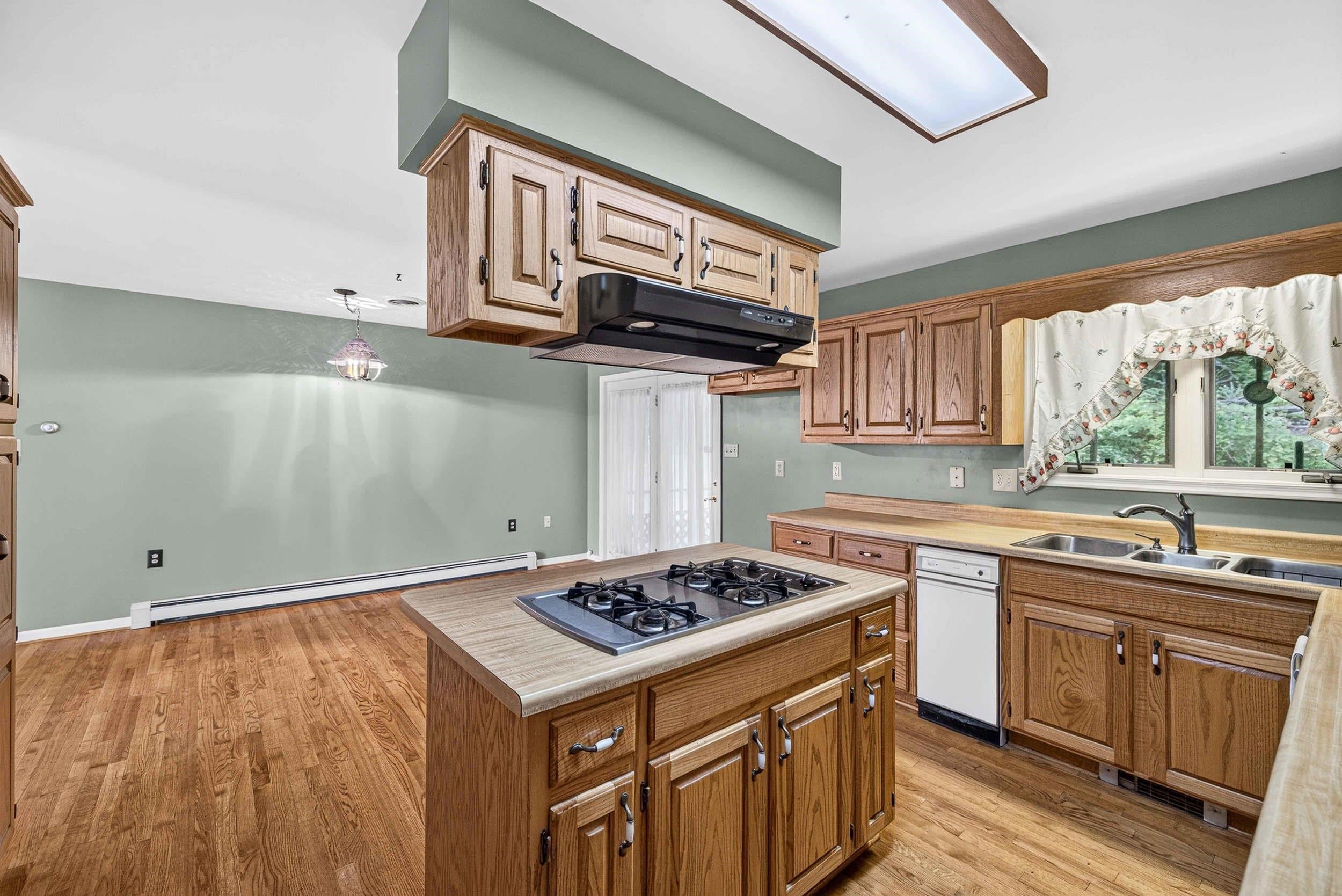 107 FAIRVIEW CIR