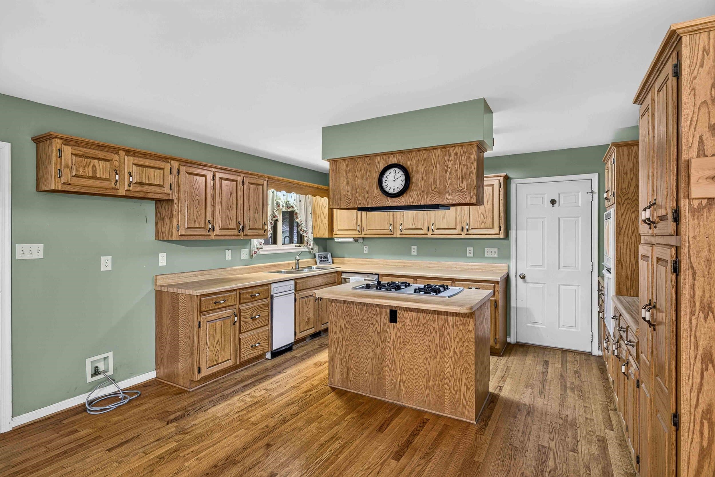 107 FAIRVIEW CIR