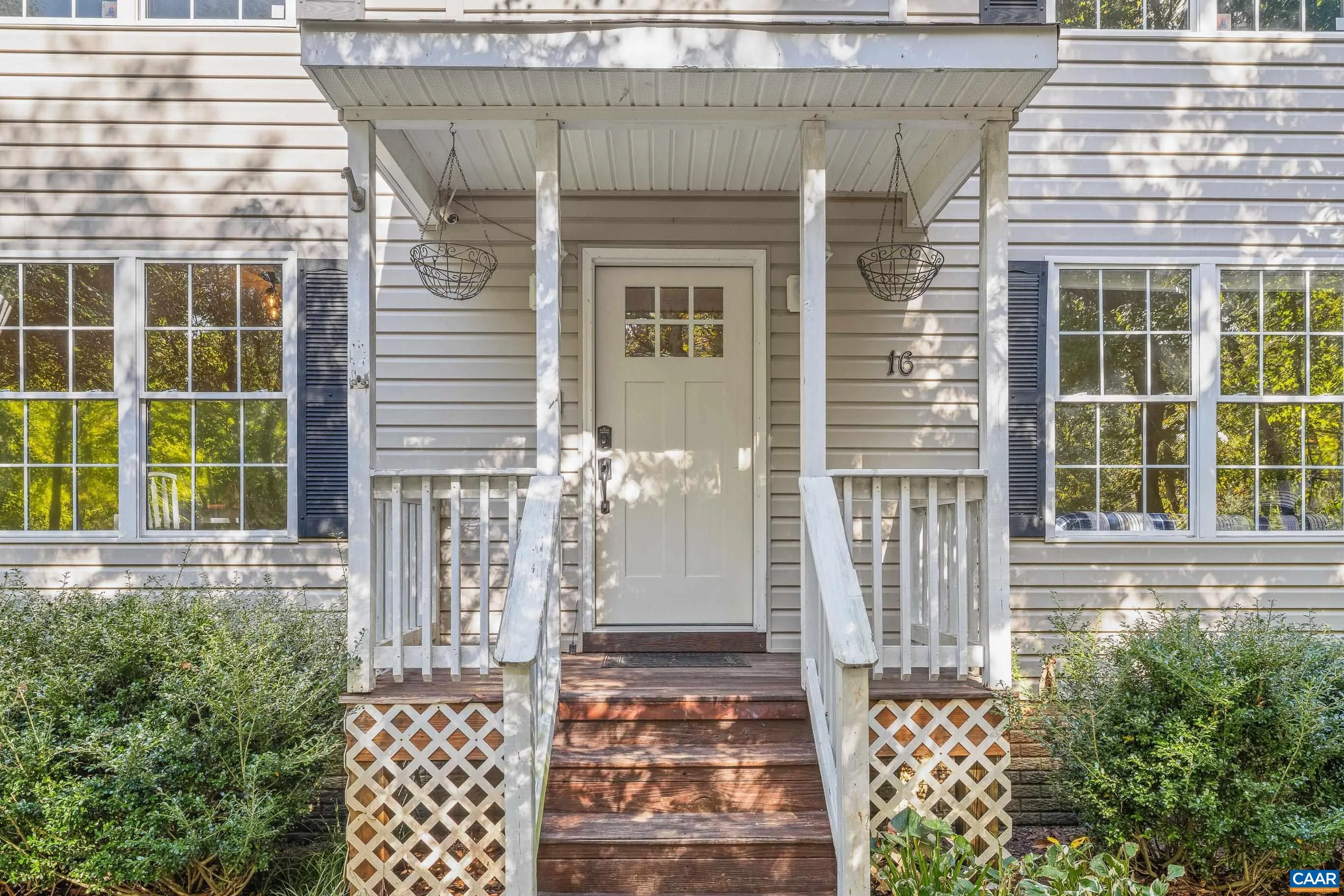 16 Sandy Beach Ct