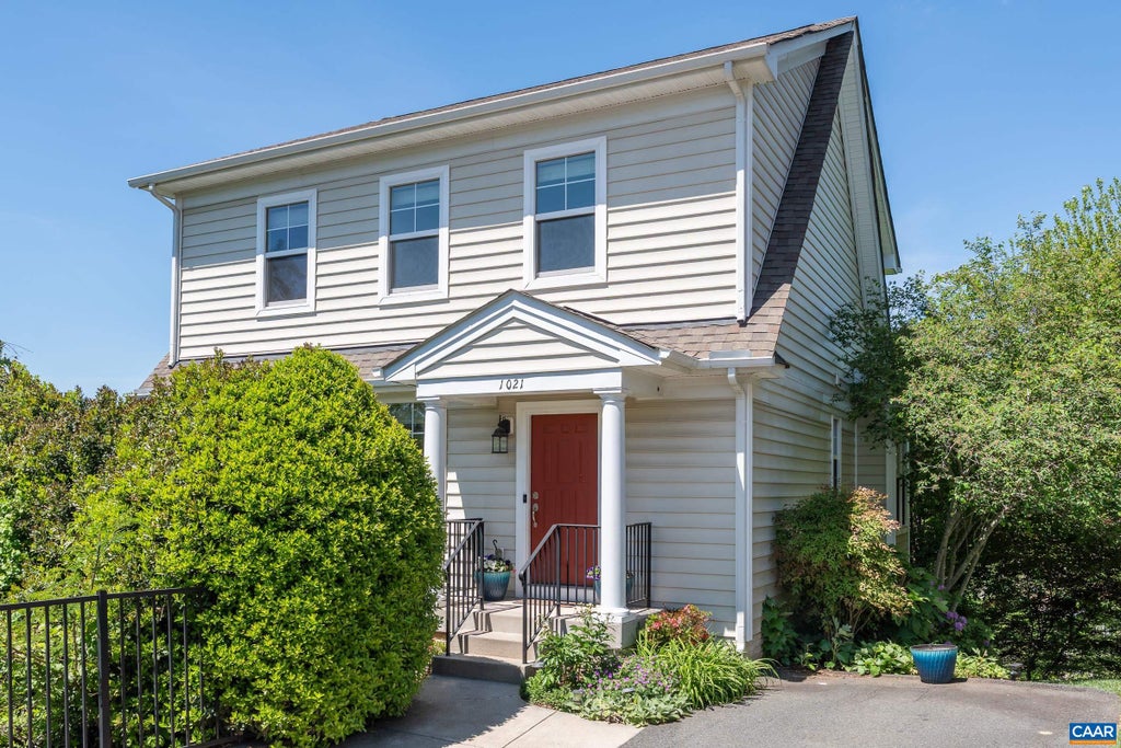 Photo of 1021 Ridge St, Charlottesville, VA 22902 (MLS # 681463)