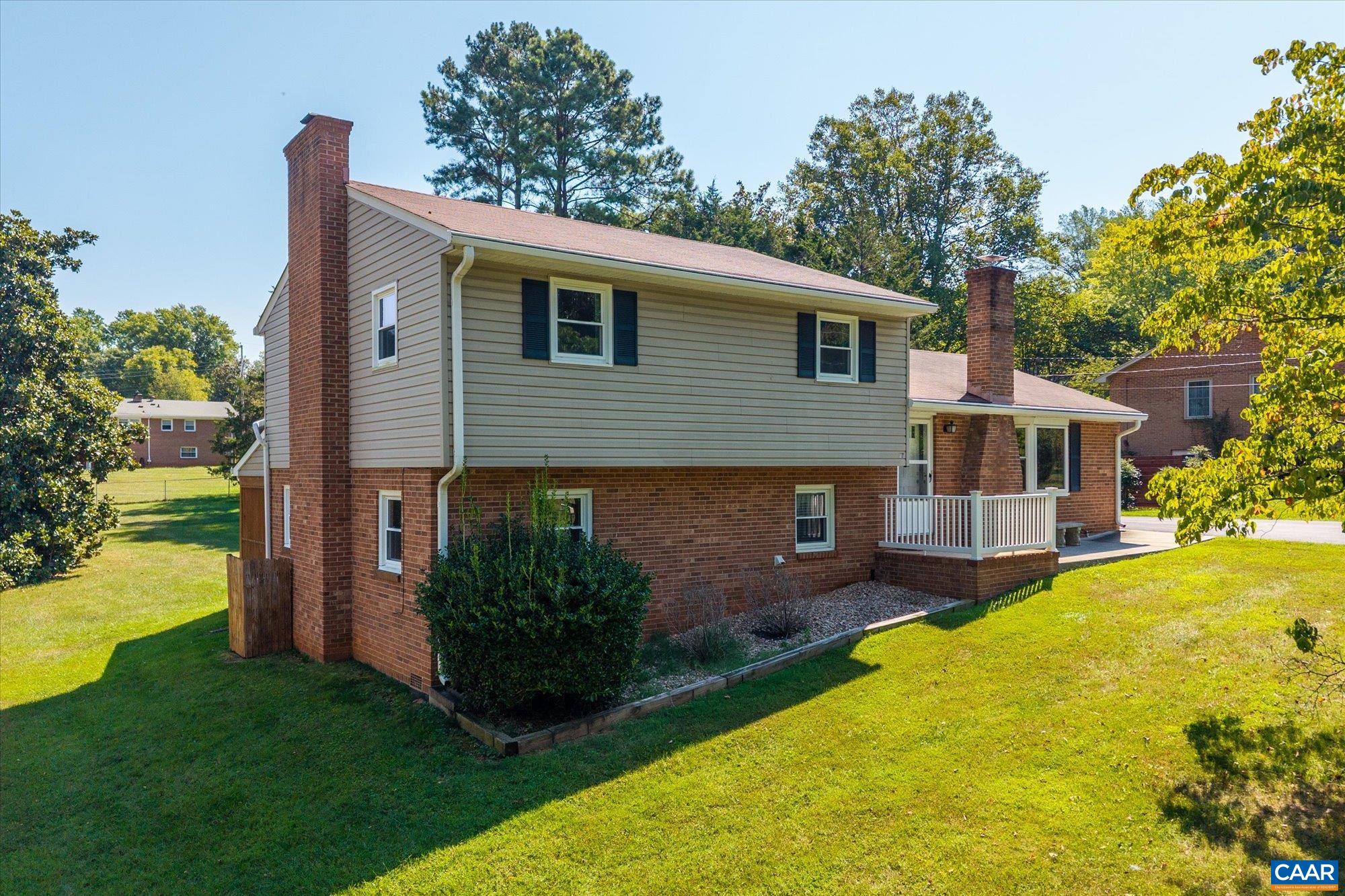 37 PINE DR
