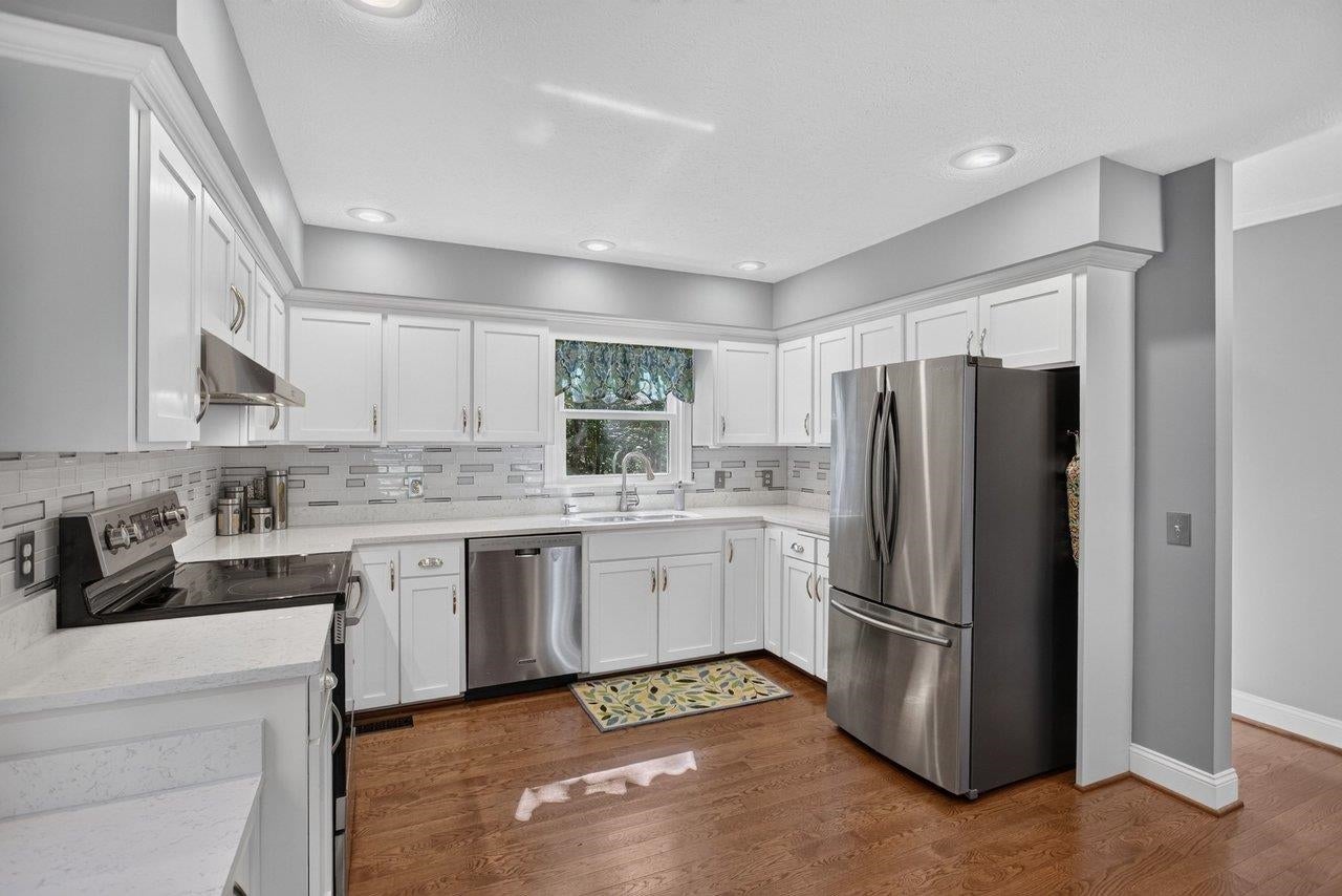 340 ELK LN
