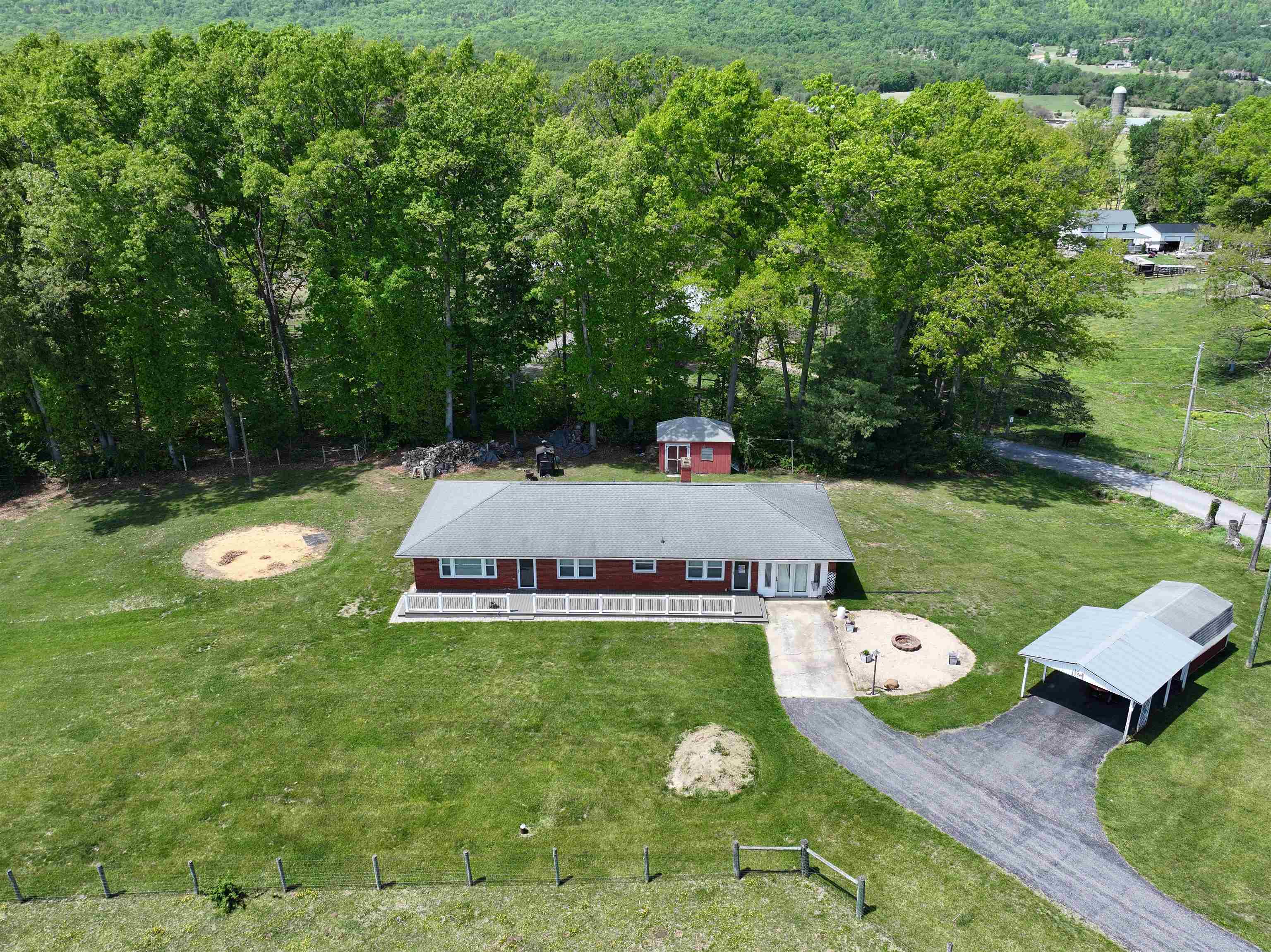 1335 RINACAS CORNER RD