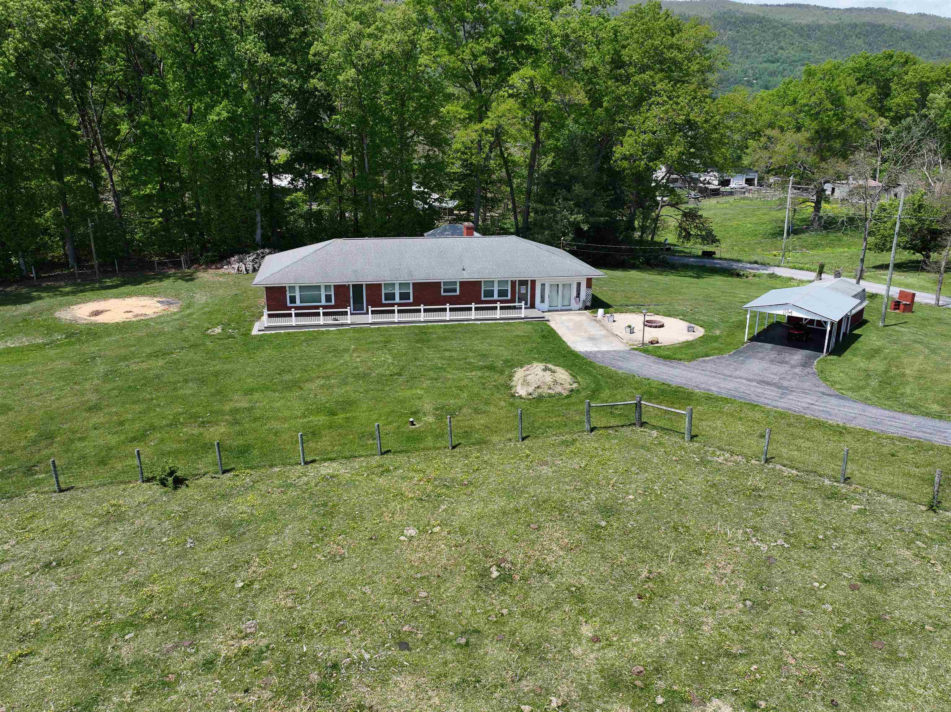 1335 RINACAS CORNER RD