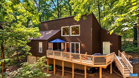 Photo for 16 CHESTNUT LN
