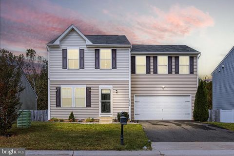 Photo of 18026 Lakeford Dr, Culpeper, VA 22701 (MLS # VACU2011766)