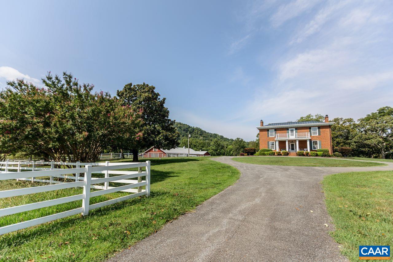 1024 SUNSET DR