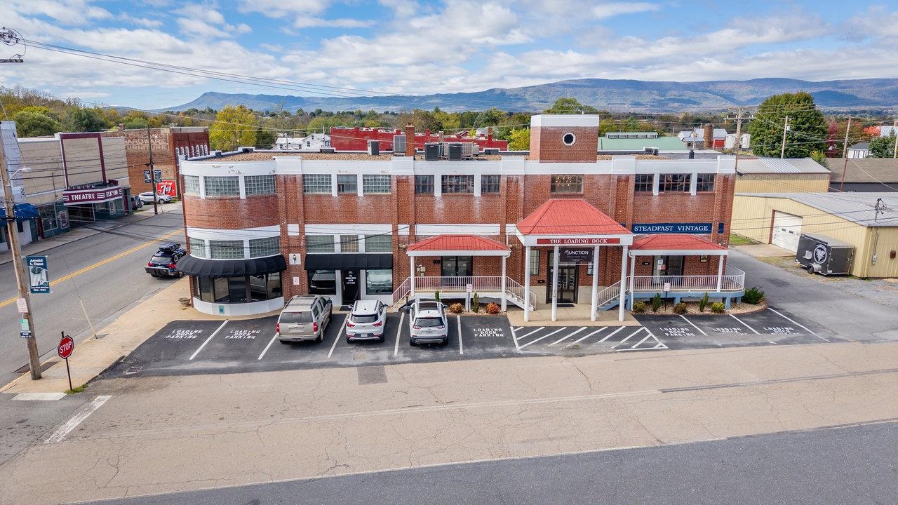 406 West Spotswood Trl, Elkton, VA, 22827