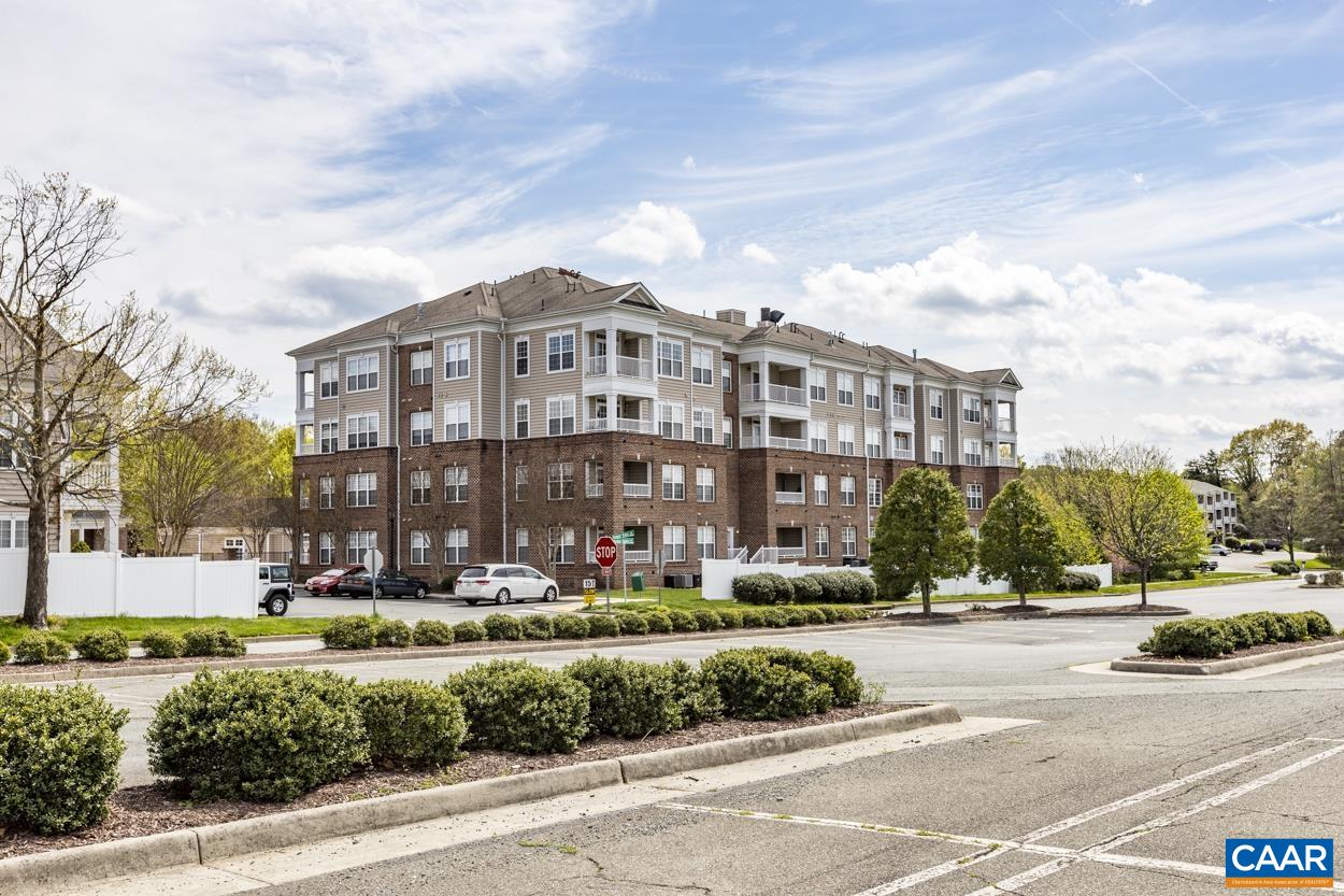 1051 GLENWOOD STATION LN 104