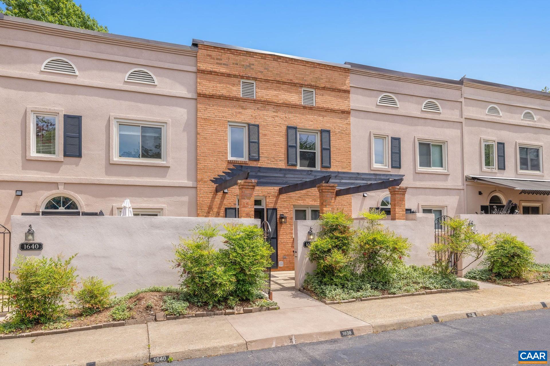 1638 GARDEN CT