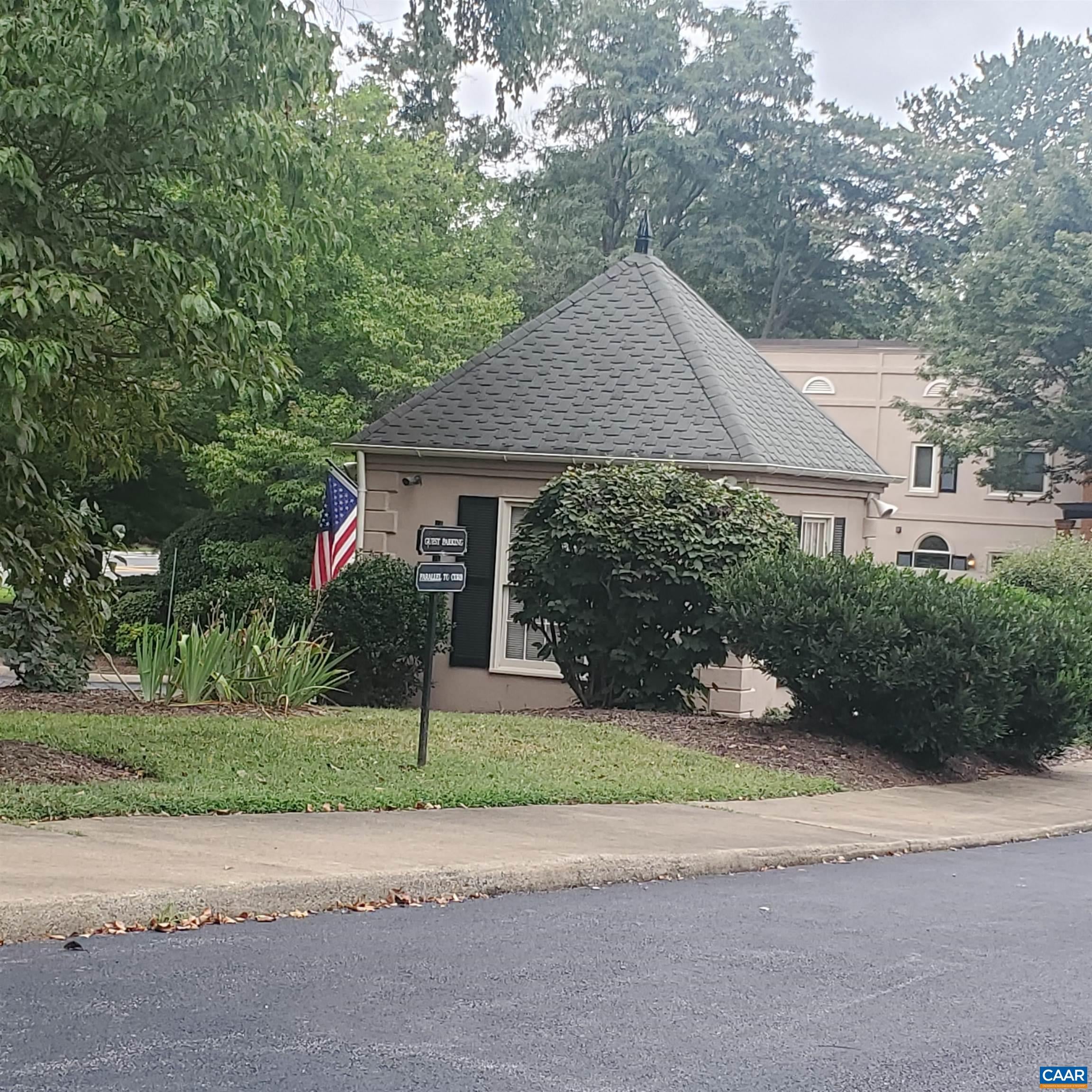 1636 GARDEN CT
