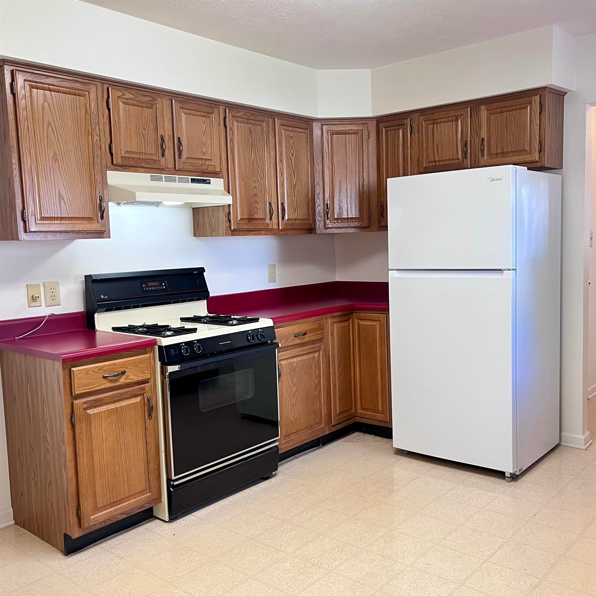 141 IRIS DR