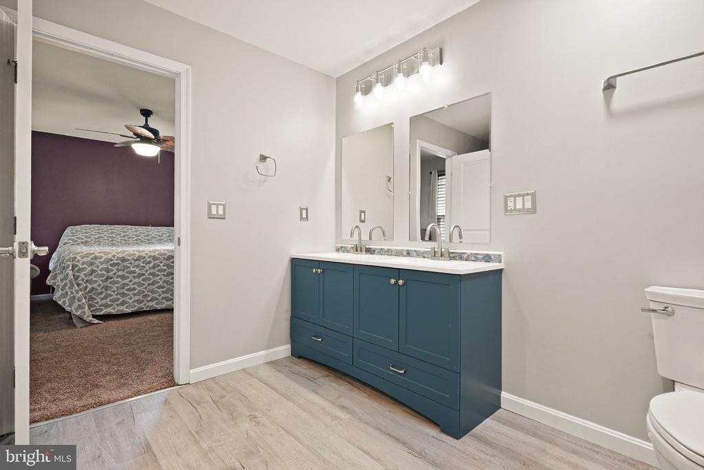 Culpeper, Virginia 22701, United States, 4 Bedrooms Bedrooms, ,4 BathroomsBathrooms,Residential,Pending,203228