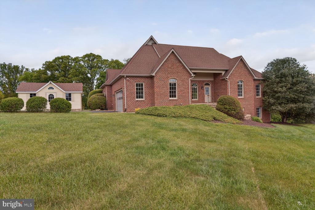 7001 WAYLAND DR