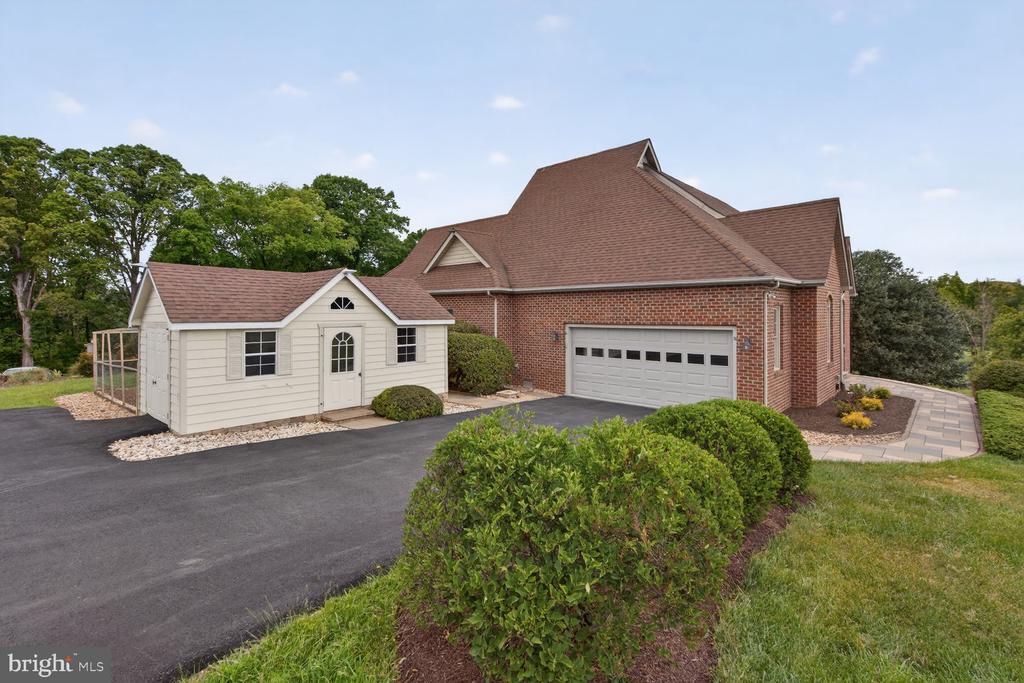 7001 WAYLAND DR