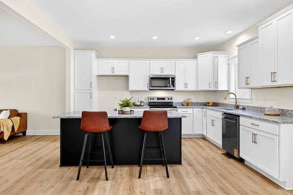 135 LANGLEY DR, WAYNESBORO, VA 22980 - Image 399f22b2278e2d95b7a28e7a7b97d705/2413831741