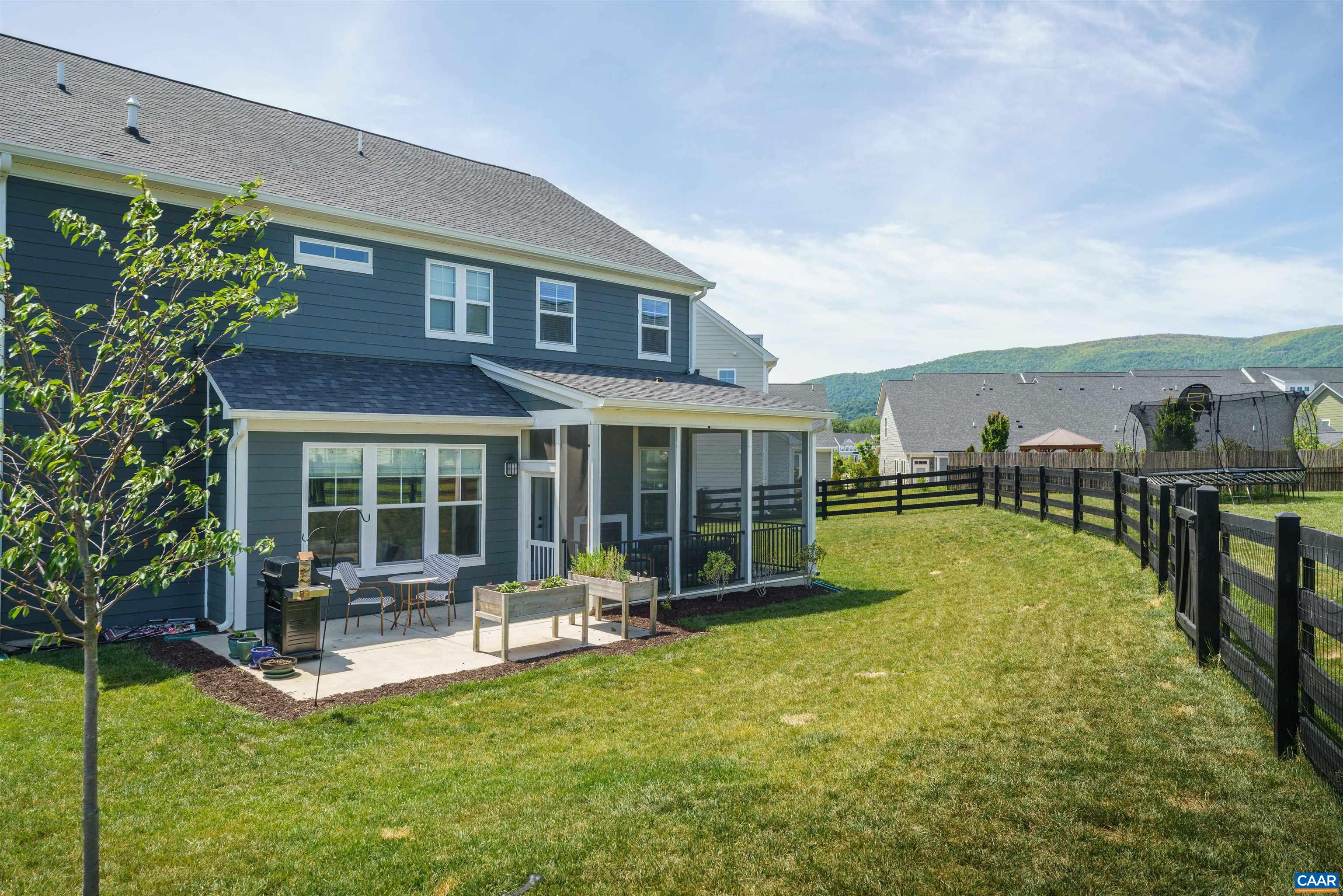 1013 BARKLEY VIEW CT