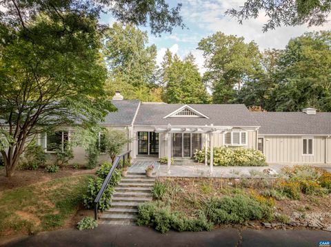 Photo of 33 Canterbury Rd, Charlottesville, VA 22901 (MLS # 667664)