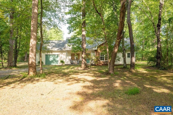 180 LYNX FARM LN, CHARLOTTESVILLE, VA 22903 - Image 3a92032ecfea4cd7889da83ec83a5a5f/1749985408