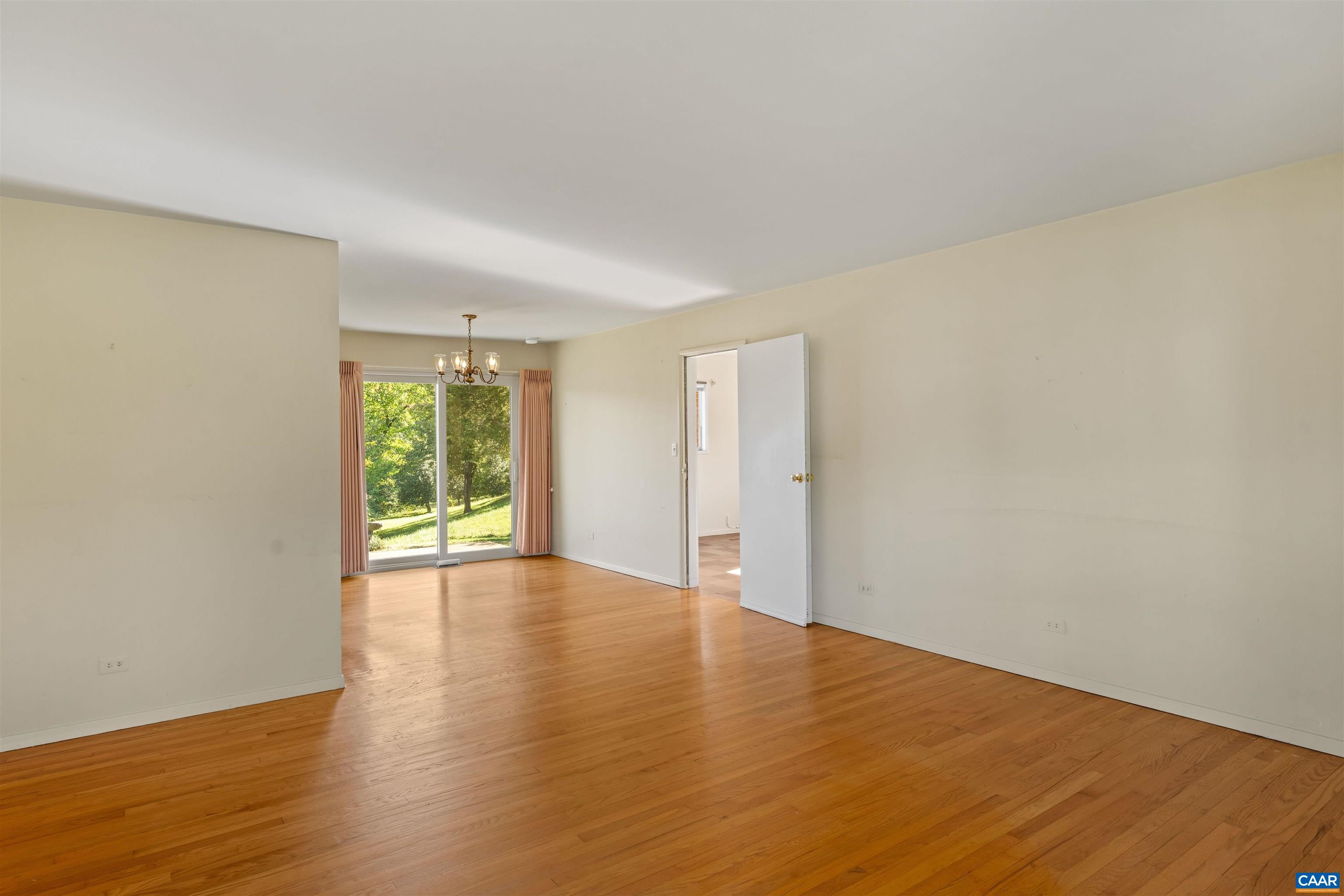 2220 DOMINION DR