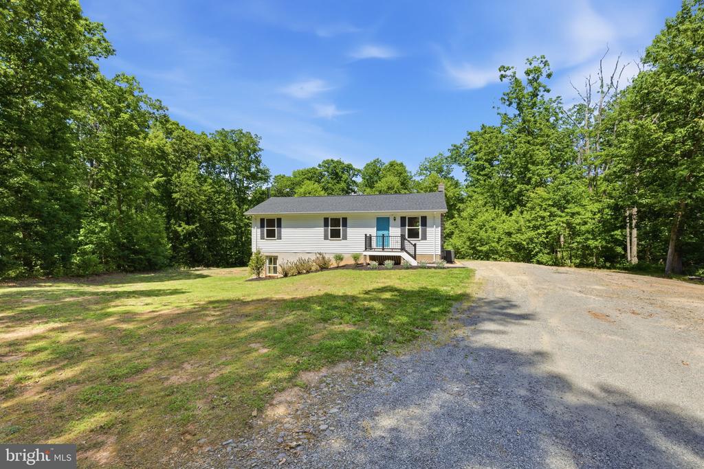 40 JOHN TUCKER RD